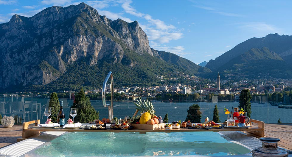 Hotel Griso Floating Breakfast in a private Jacuzzi Lake Como